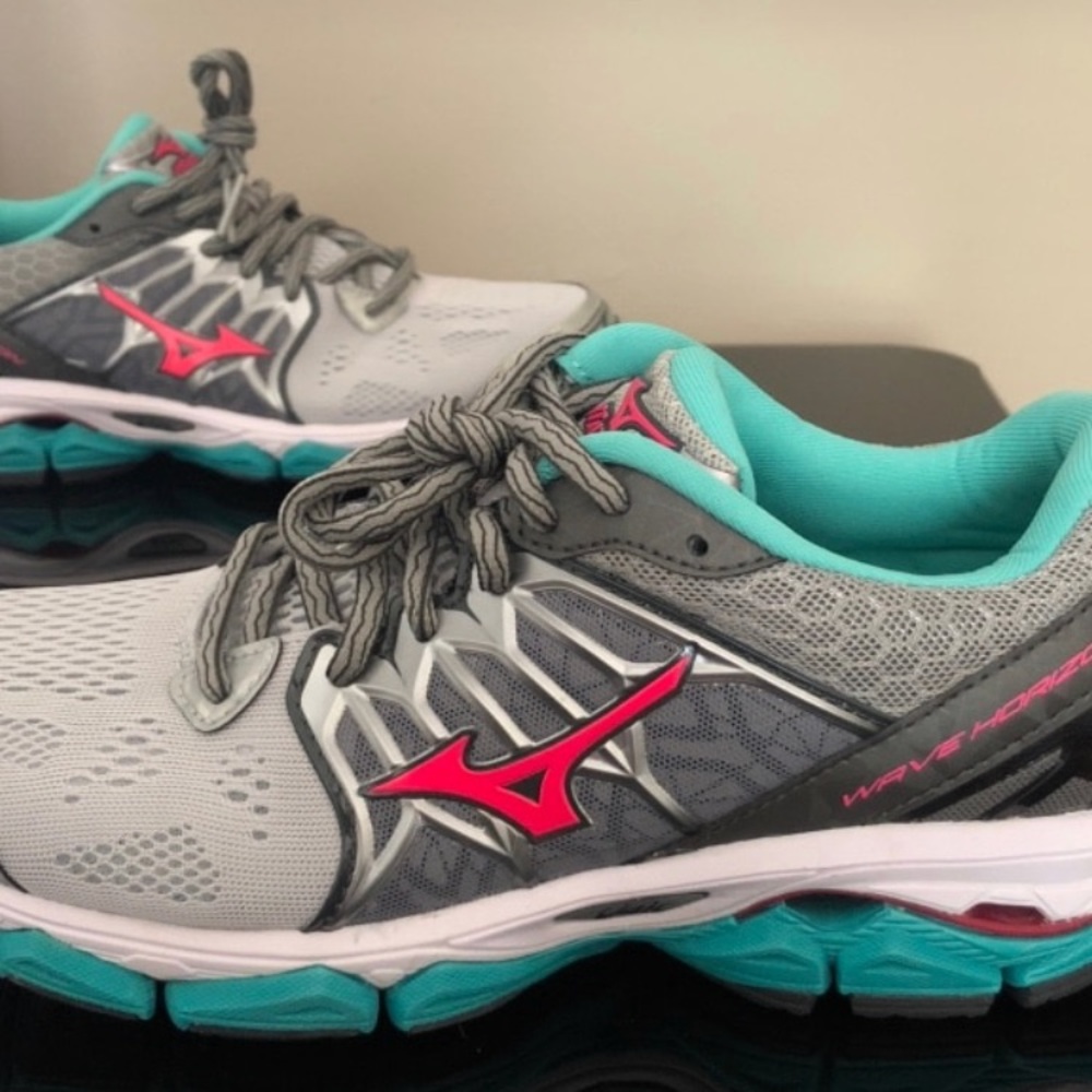 Mizuno Women’s wave horizon